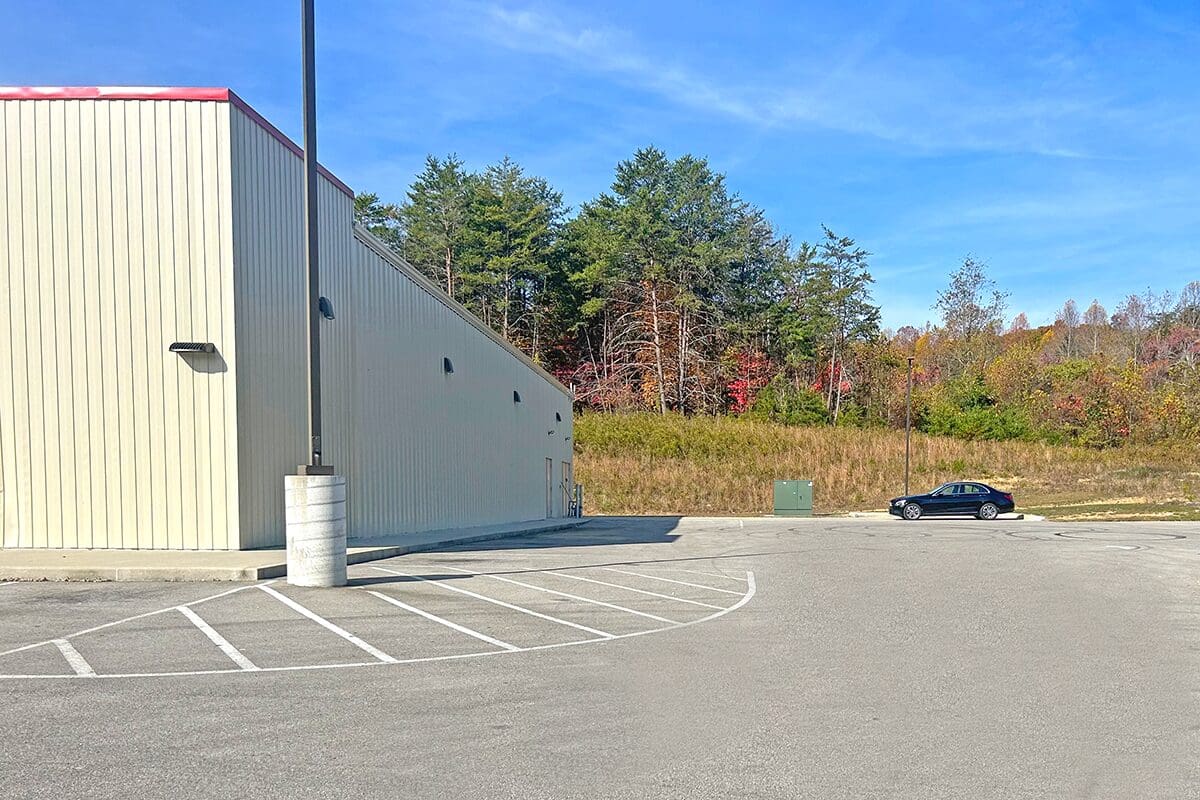 Freestanding Building Lucasville Parking