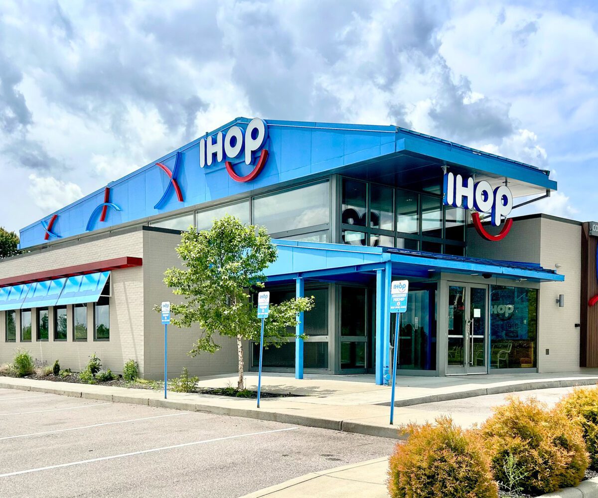 Cold Spring IHOP Exterior Building Image